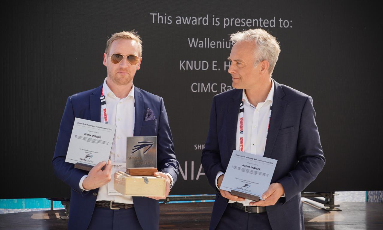 Jonas Wåhlin, WALLENIUS SOL och Christian Damsgaard, KNUD.E HANSEN at the Shippax Awards